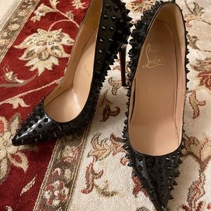 Louboutin Pigalle Spike black pointed Toe Pumps heels 💯